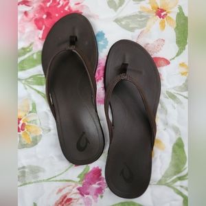 OluKai Ho'opio sandals